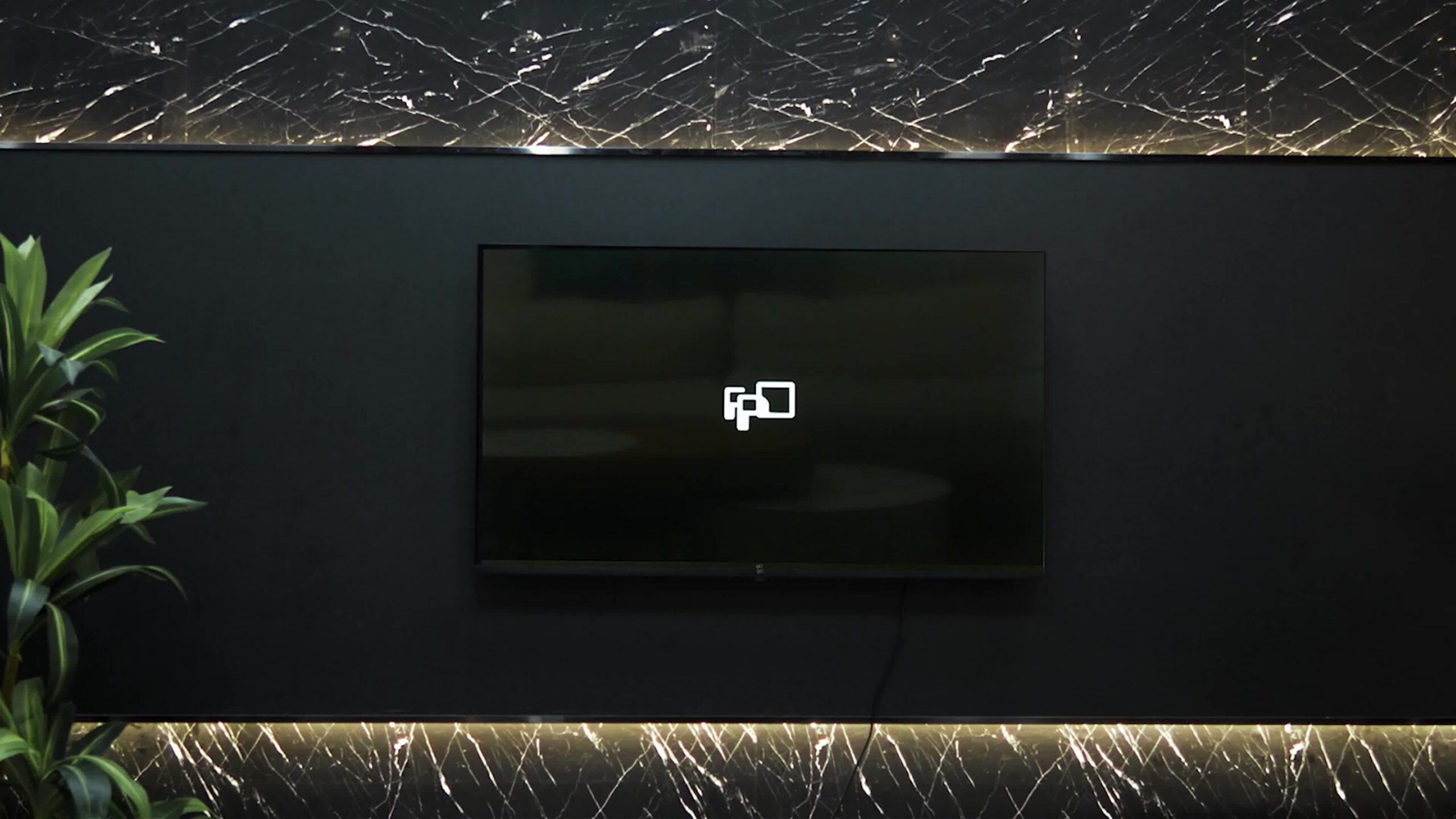 FPD 32 Inch Smart TV Google TV HD 720p With Google Play and Google Cast - Image 12